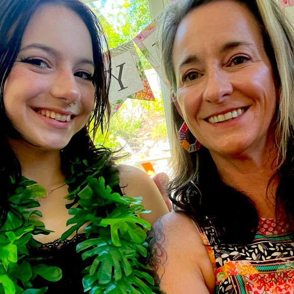 Meet your Posher, Jessica - Picture 1 of 1